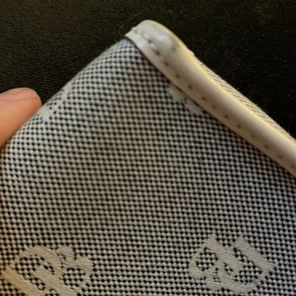 Dooney‎ and Bourke White Wristlet
